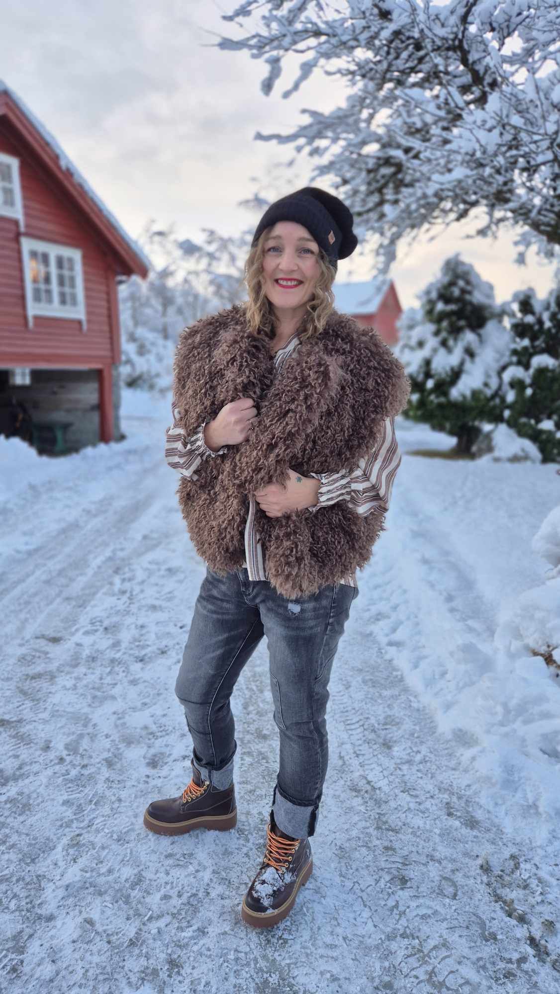 SAGA Fluffy Vest Marron - Tore-Garden